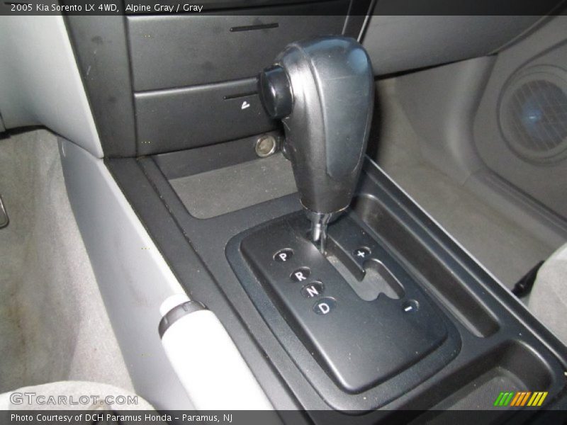 Alpine Gray / Gray 2005 Kia Sorento LX 4WD
