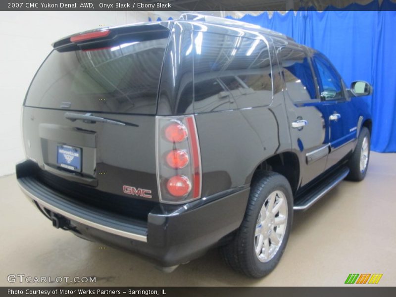 Onyx Black / Ebony Black 2007 GMC Yukon Denali AWD