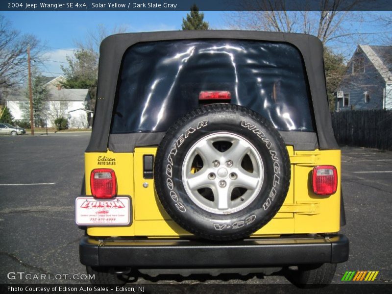 Solar Yellow / Dark Slate Gray 2004 Jeep Wrangler SE 4x4