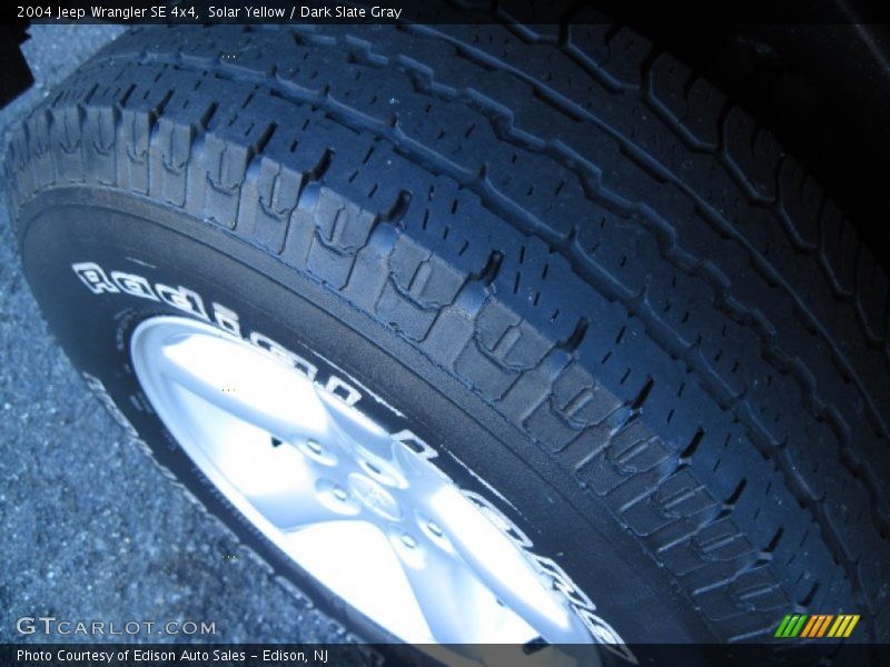 Solar Yellow / Dark Slate Gray 2004 Jeep Wrangler SE 4x4