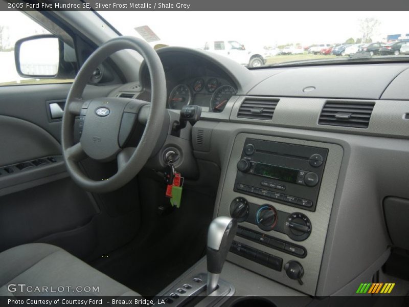 Silver Frost Metallic / Shale Grey 2005 Ford Five Hundred SE