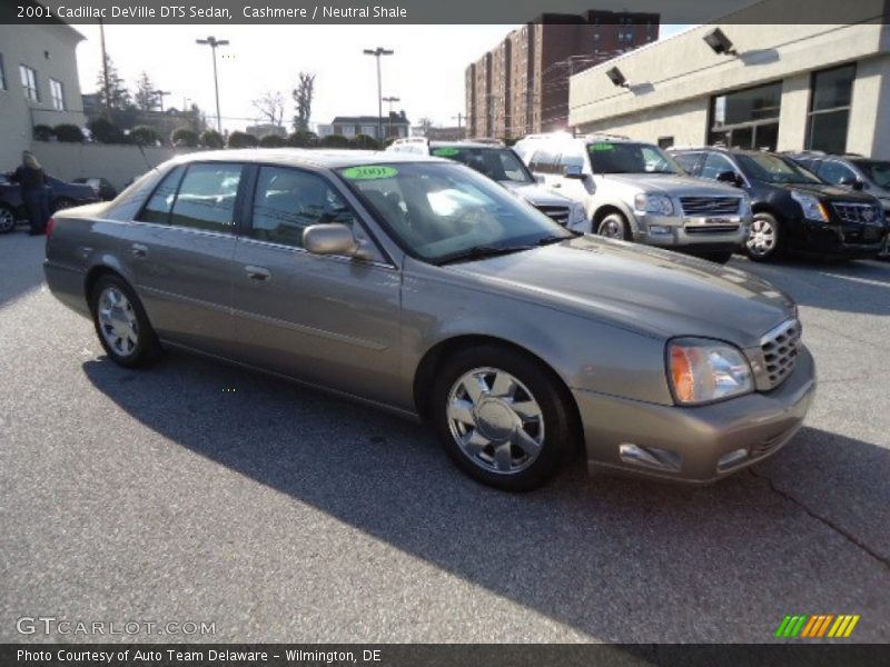 Cashmere / Neutral Shale 2001 Cadillac DeVille DTS Sedan