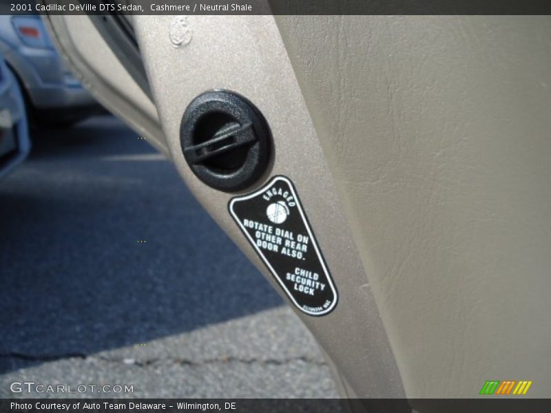 Cashmere / Neutral Shale 2001 Cadillac DeVille DTS Sedan