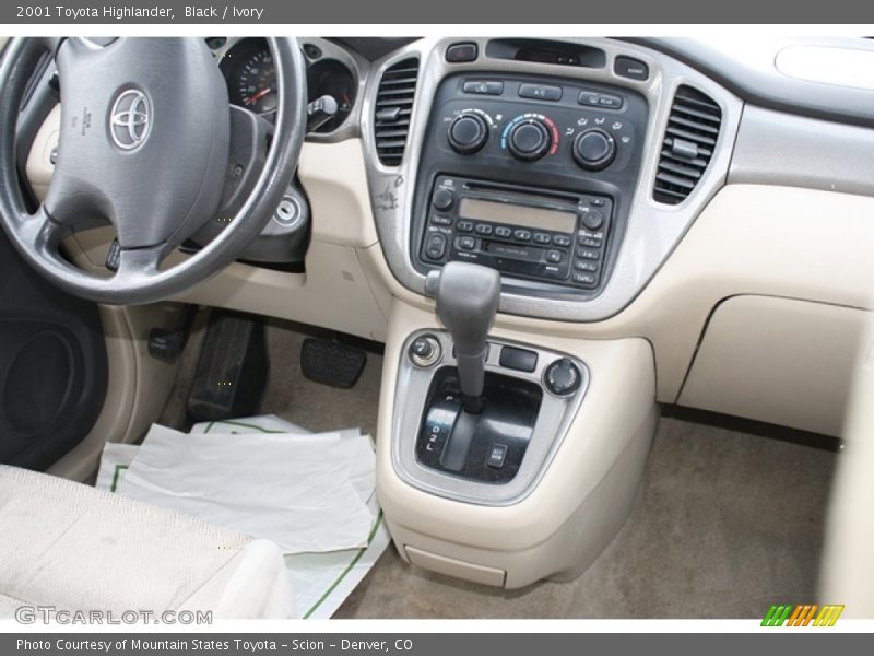 Black / Ivory 2001 Toyota Highlander
