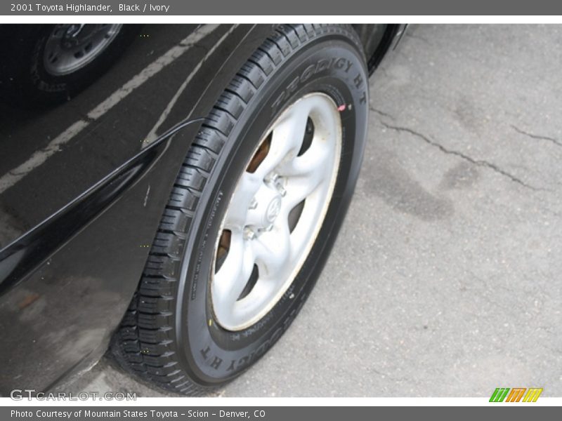 Black / Ivory 2001 Toyota Highlander