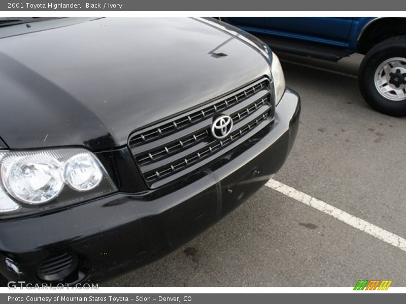 Black / Ivory 2001 Toyota Highlander