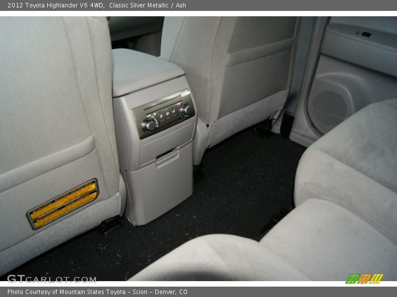 Classic Silver Metallic / Ash 2012 Toyota Highlander V6 4WD