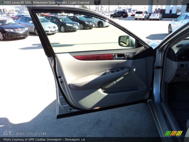 Millennium Silver Metallic / Light Charcoal 2002 Lexus ES 300