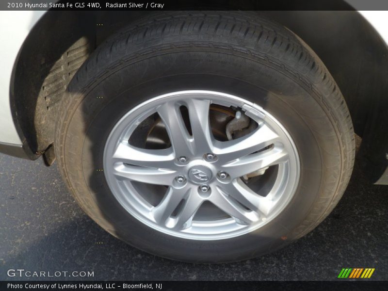 Radiant Silver / Gray 2010 Hyundai Santa Fe GLS 4WD