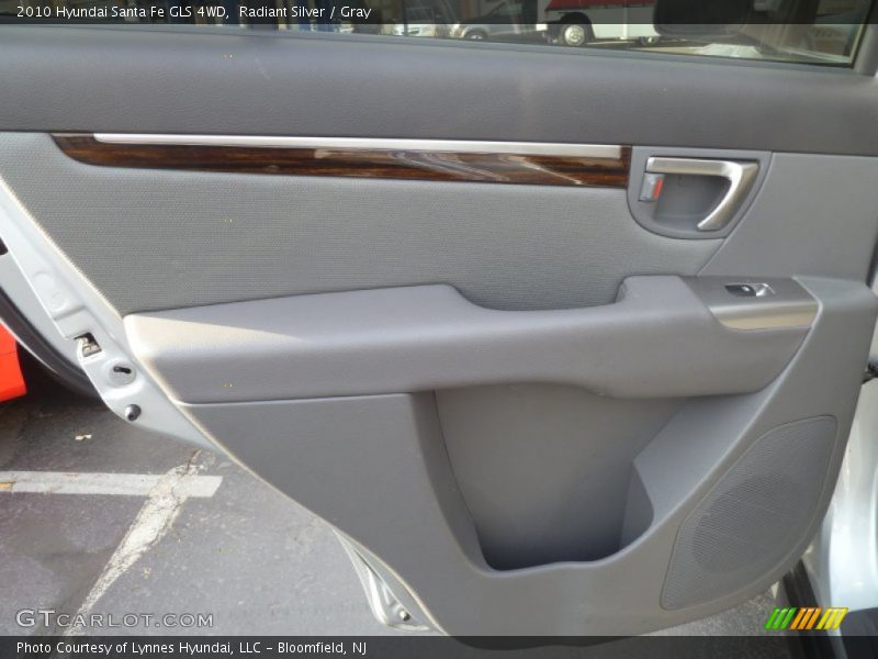 Radiant Silver / Gray 2010 Hyundai Santa Fe GLS 4WD