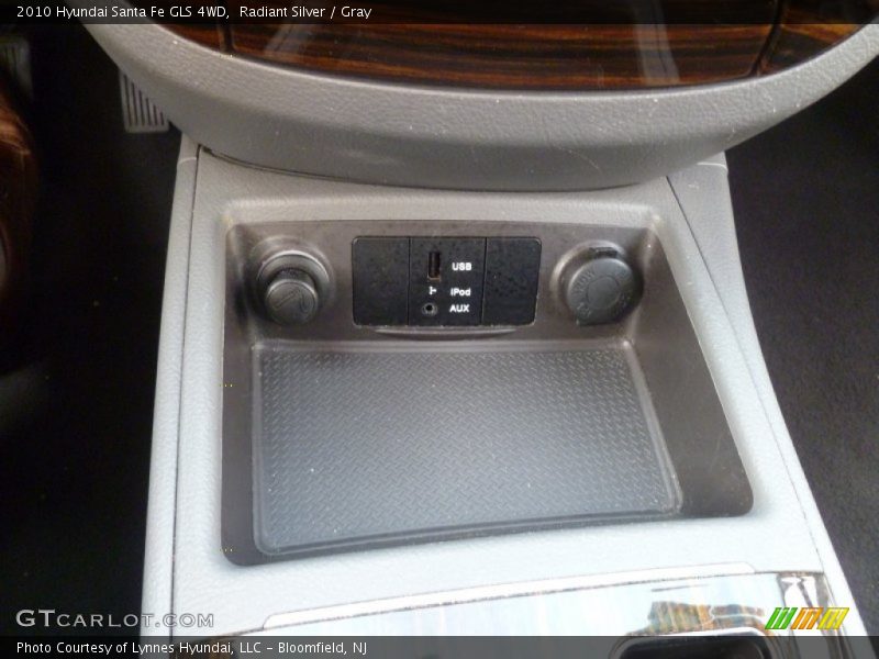 Radiant Silver / Gray 2010 Hyundai Santa Fe GLS 4WD
