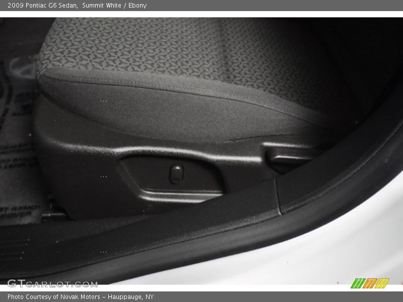 Summit White / Ebony 2009 Pontiac G6 Sedan