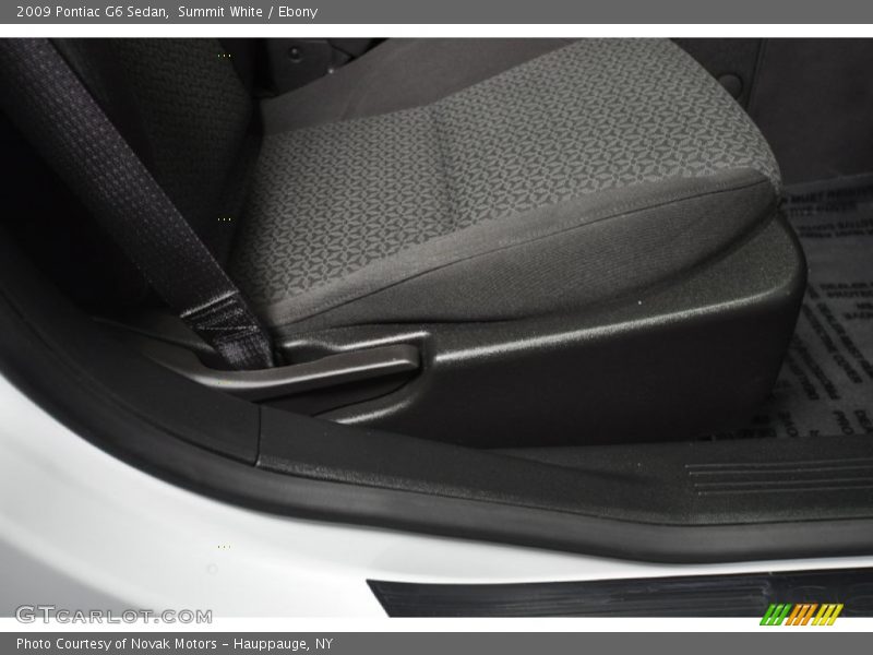 Summit White / Ebony 2009 Pontiac G6 Sedan