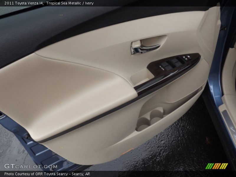 Tropical Sea Metallic / Ivory 2011 Toyota Venza I4