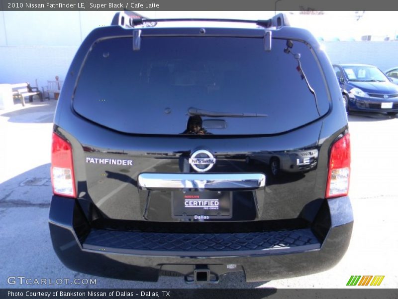 Super Black / Cafe Latte 2010 Nissan Pathfinder LE