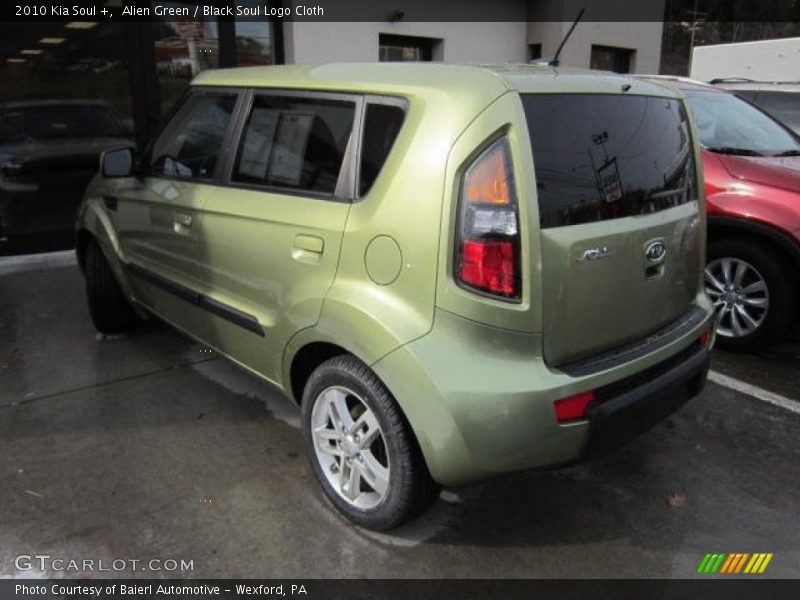 Alien Green / Black Soul Logo Cloth 2010 Kia Soul +