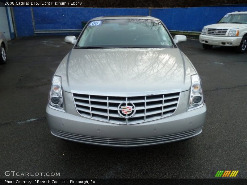 Light Platinum / Ebony 2008 Cadillac DTS