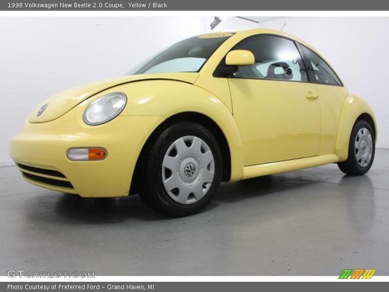 Front 3/4 View of 1998 New Beetle 2.0 Coupe