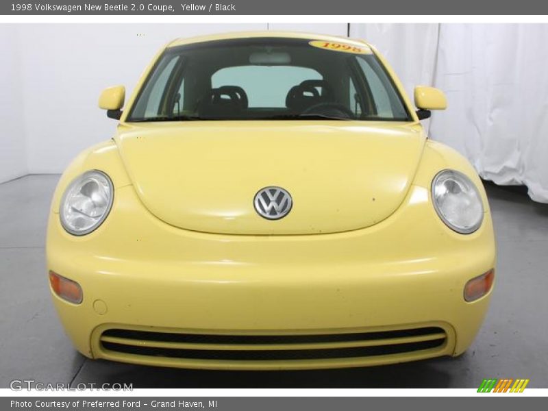 Yellow / Black 1998 Volkswagen New Beetle 2.0 Coupe