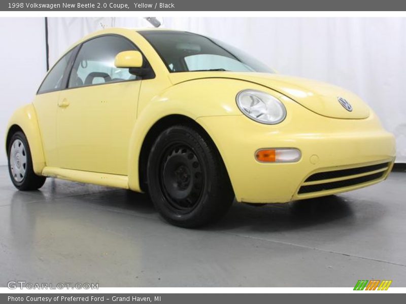 Yellow / Black 1998 Volkswagen New Beetle 2.0 Coupe