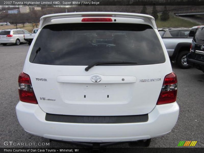 Super White / Ivory Beige 2007 Toyota Highlander Limited 4WD