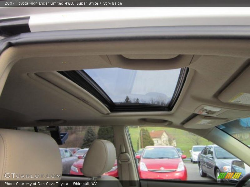 Super White / Ivory Beige 2007 Toyota Highlander Limited 4WD