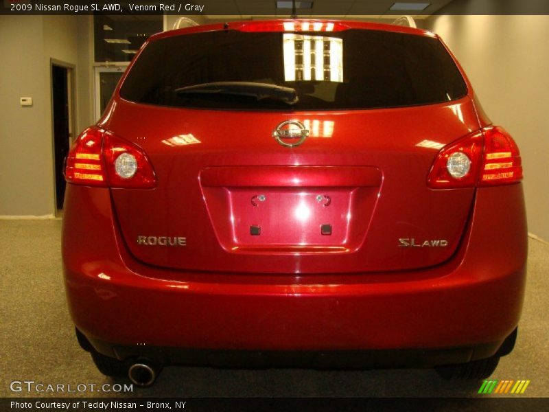 Venom Red / Gray 2009 Nissan Rogue SL AWD