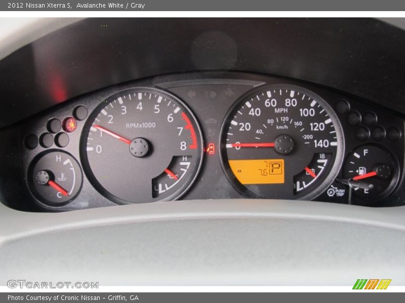 Avalanche White / Gray 2012 Nissan Xterra S