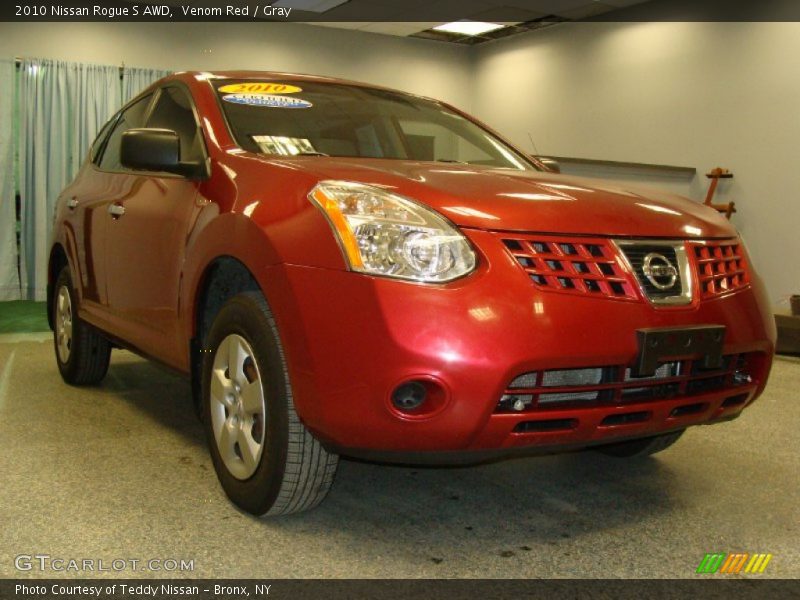 Venom Red / Gray 2010 Nissan Rogue S AWD