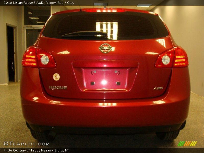 Venom Red / Gray 2010 Nissan Rogue S AWD