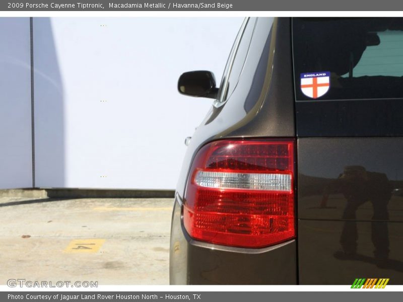 Macadamia Metallic / Havanna/Sand Beige 2009 Porsche Cayenne Tiptronic