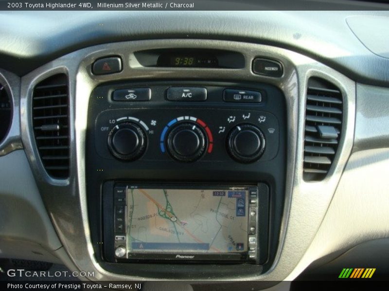 Millenium Silver Metallic / Charcoal 2003 Toyota Highlander 4WD