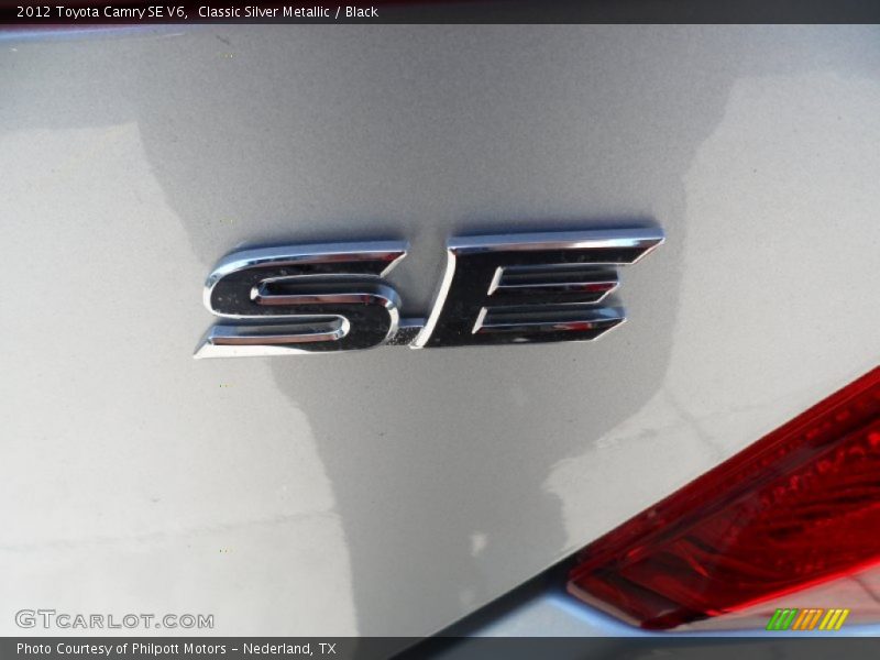 Classic Silver Metallic / Black 2012 Toyota Camry SE V6