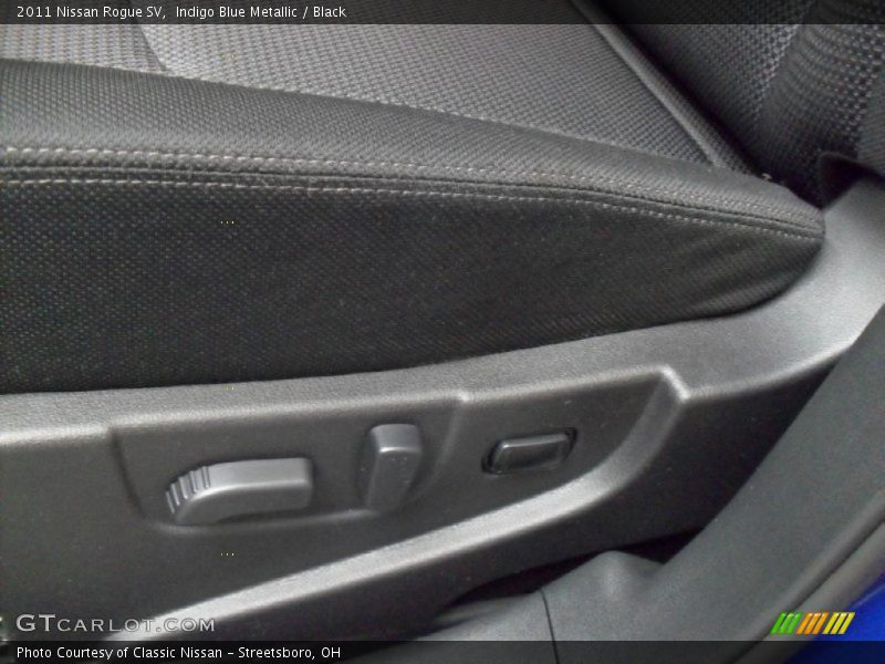 Indigo Blue Metallic / Black 2011 Nissan Rogue SV