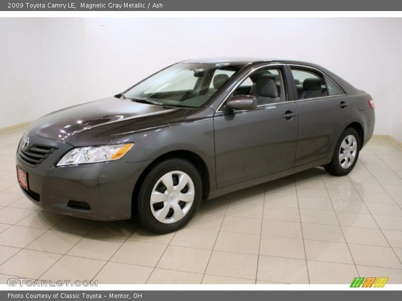 Magnetic Gray Metallic / Ash 2009 Toyota Camry LE