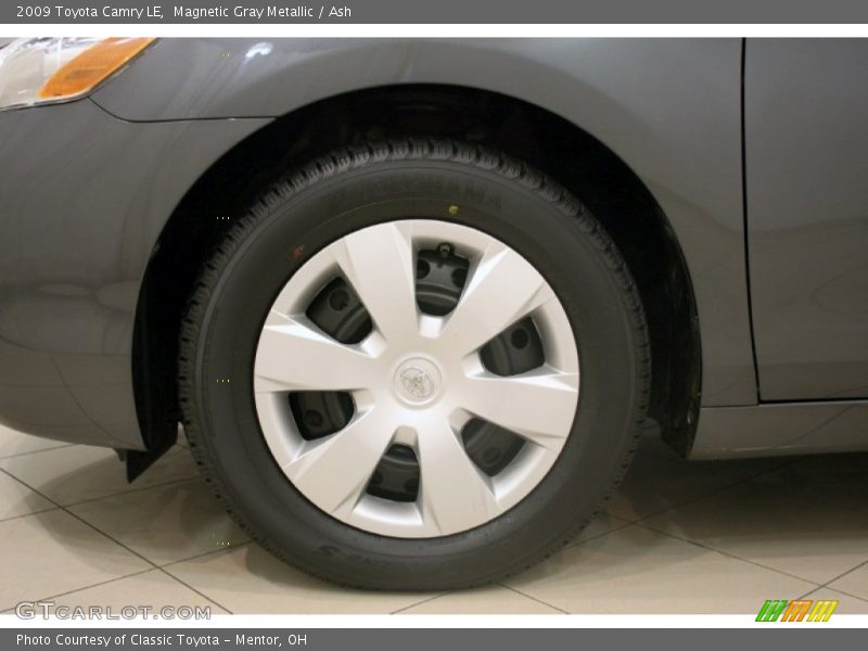 Magnetic Gray Metallic / Ash 2009 Toyota Camry LE
