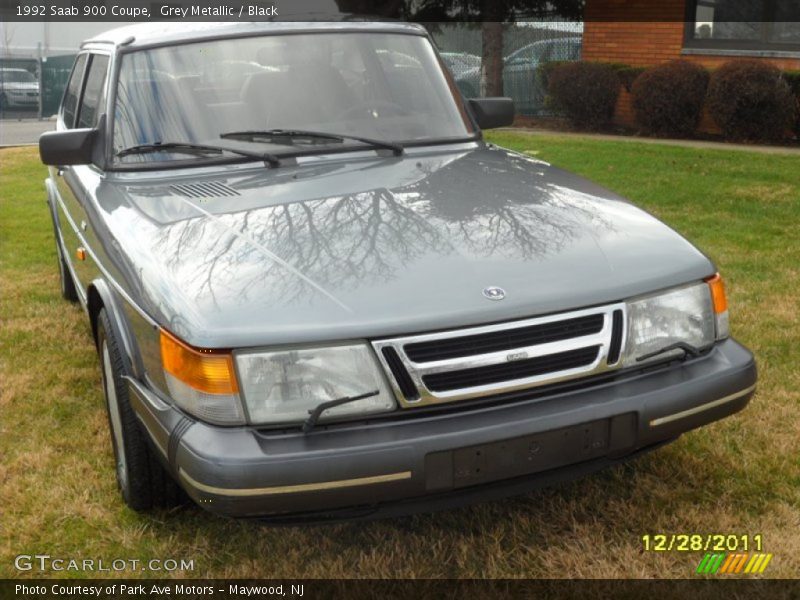 Grey Metallic / Black 1992 Saab 900 Coupe