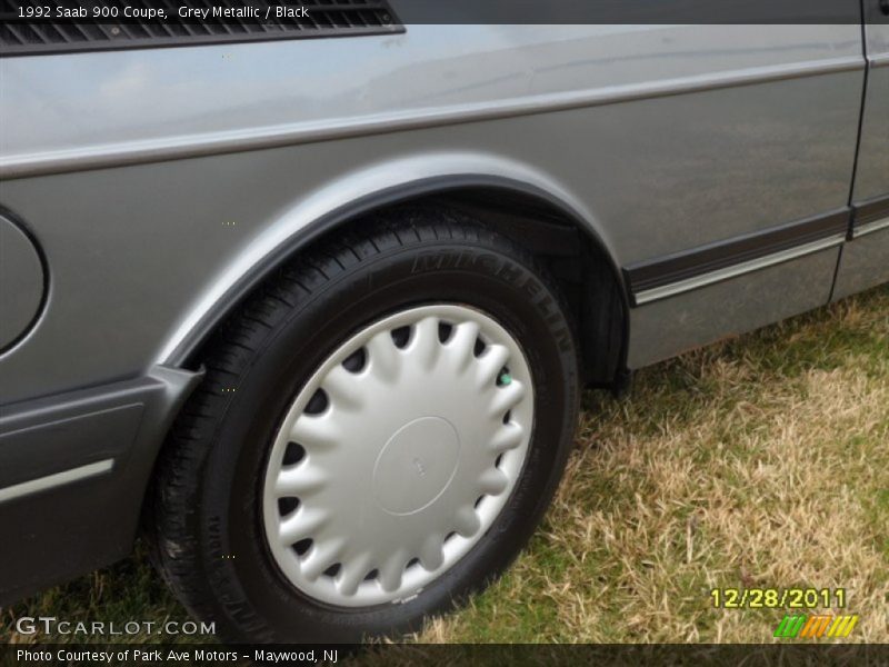 Grey Metallic / Black 1992 Saab 900 Coupe