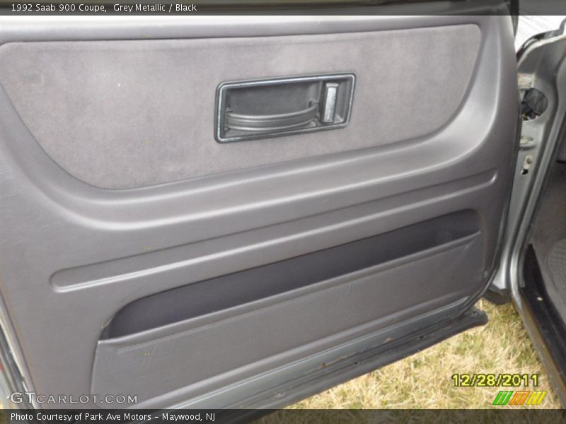 Grey Metallic / Black 1992 Saab 900 Coupe