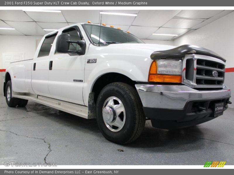 Front 3/4 View of 2001 F350 Super Duty XLT Crew Cab Dually
