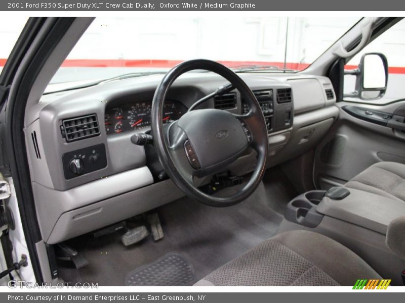 Dashboard of 2001 F350 Super Duty XLT Crew Cab Dually