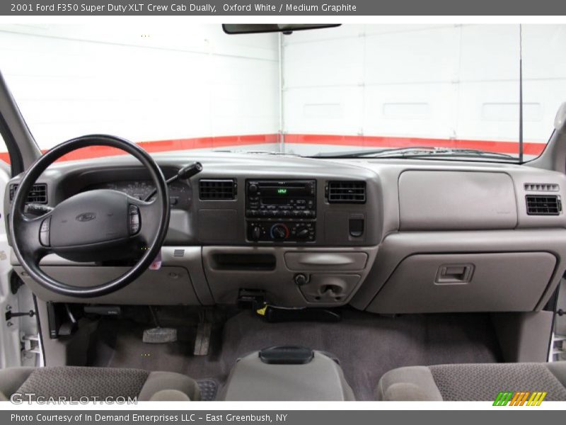 Dashboard of 2001 F350 Super Duty XLT Crew Cab Dually