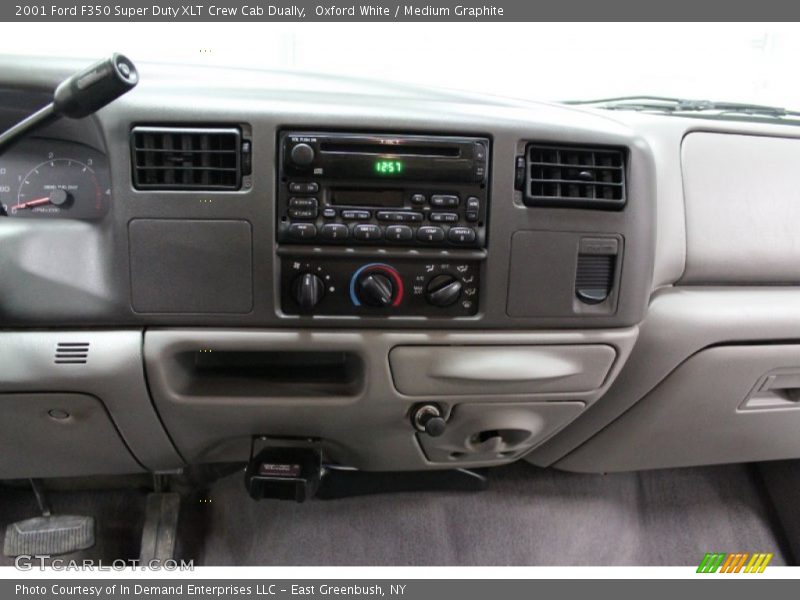 Controls of 2001 F350 Super Duty XLT Crew Cab Dually