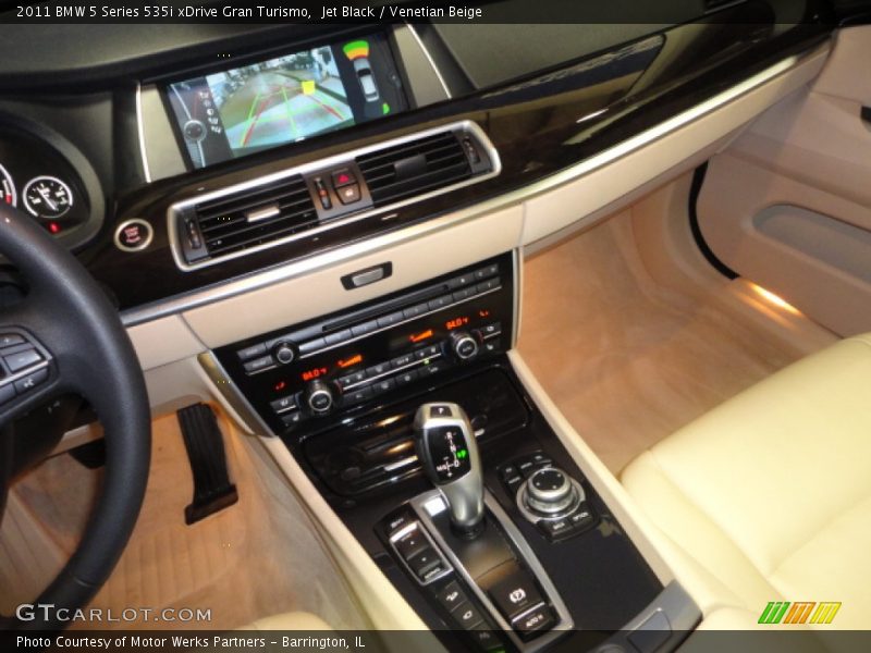 Controls of 2011 5 Series 535i xDrive Gran Turismo