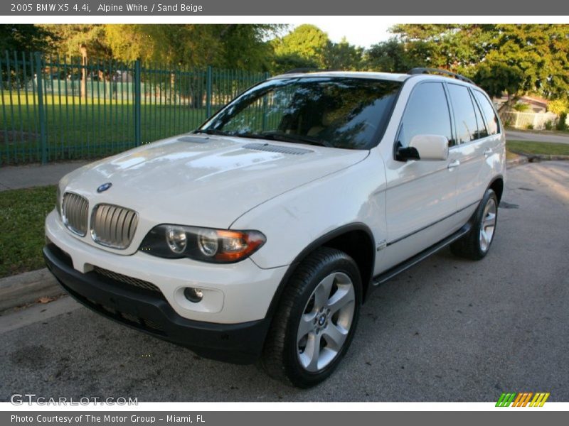 Alpine White / Sand Beige 2005 BMW X5 4.4i