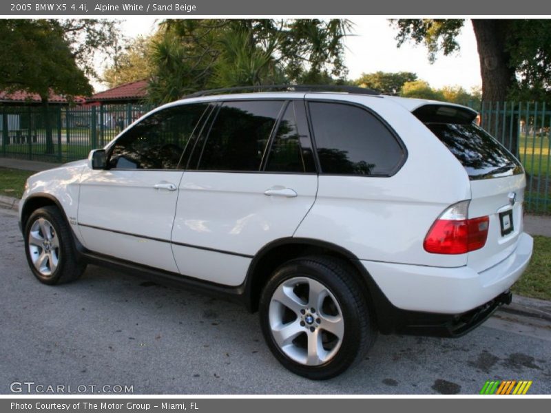 Alpine White / Sand Beige 2005 BMW X5 4.4i