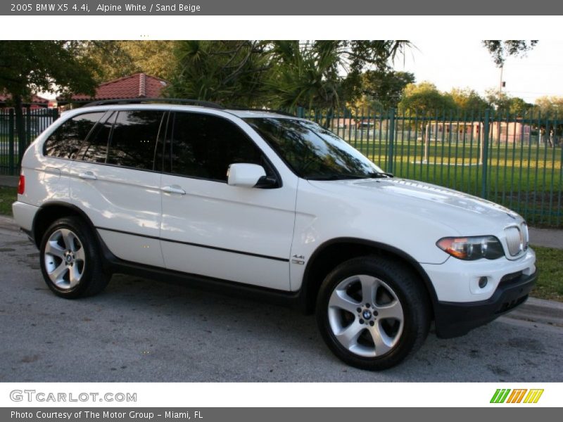 Alpine White / Sand Beige 2005 BMW X5 4.4i