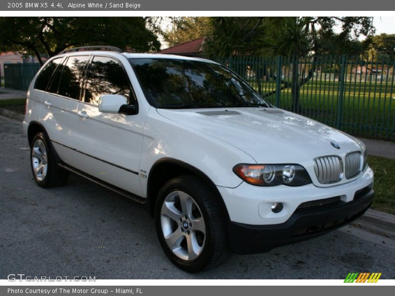 Alpine White / Sand Beige 2005 BMW X5 4.4i