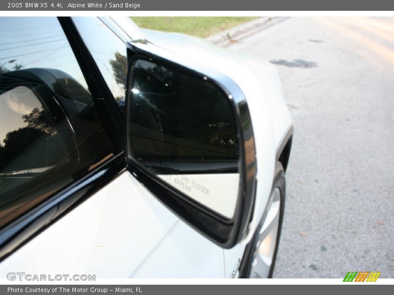 Alpine White / Sand Beige 2005 BMW X5 4.4i