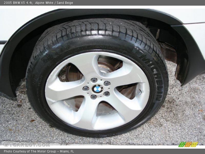 Alpine White / Sand Beige 2005 BMW X5 4.4i